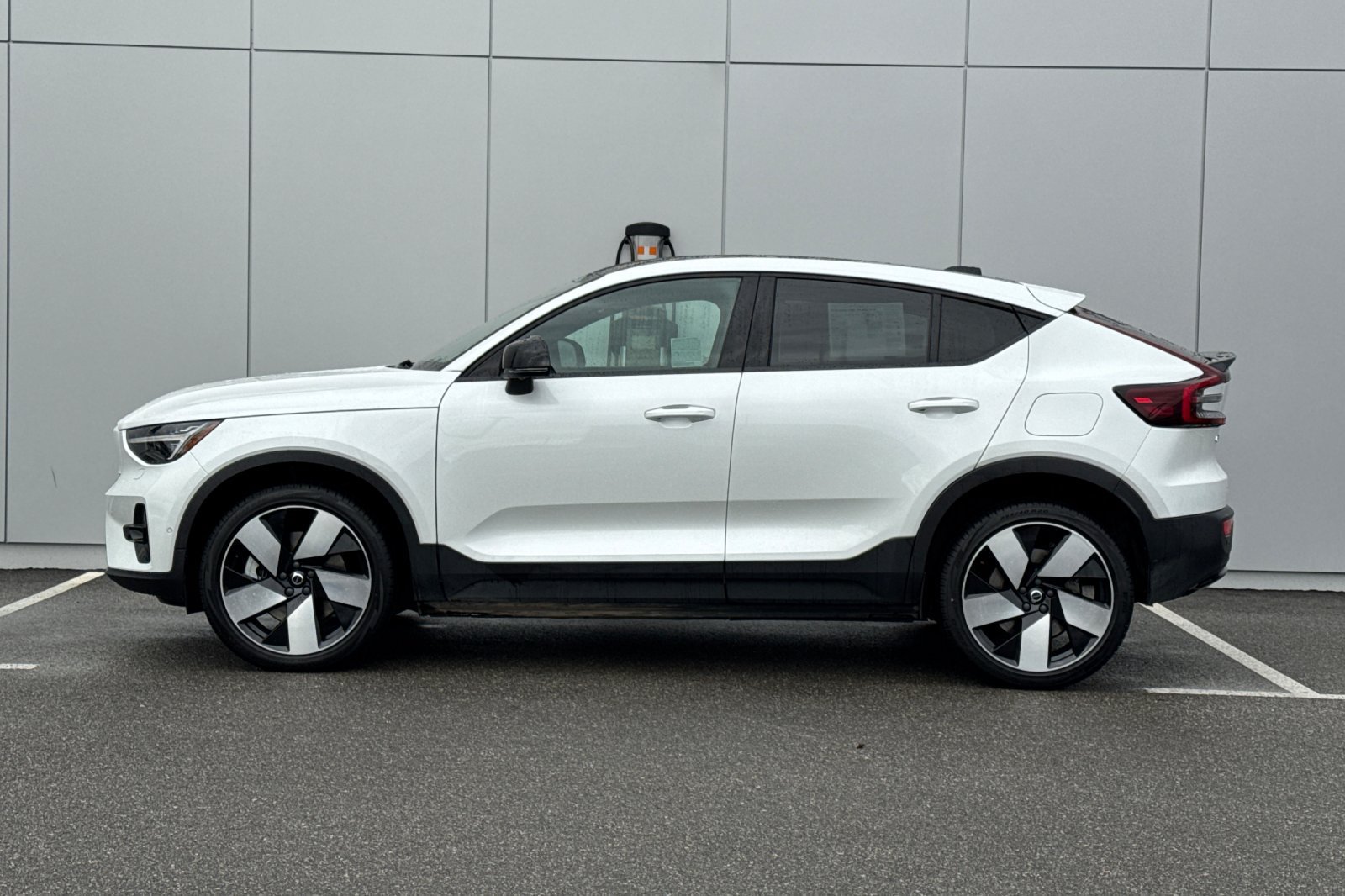 Used 2023 Volvo C40 P8 Recharge Ultimate AWD/4WD image 2