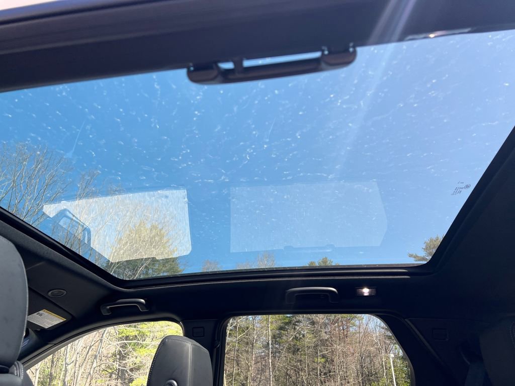 New 2025 Land Rover Discovery Sport Dynamic SE image 28