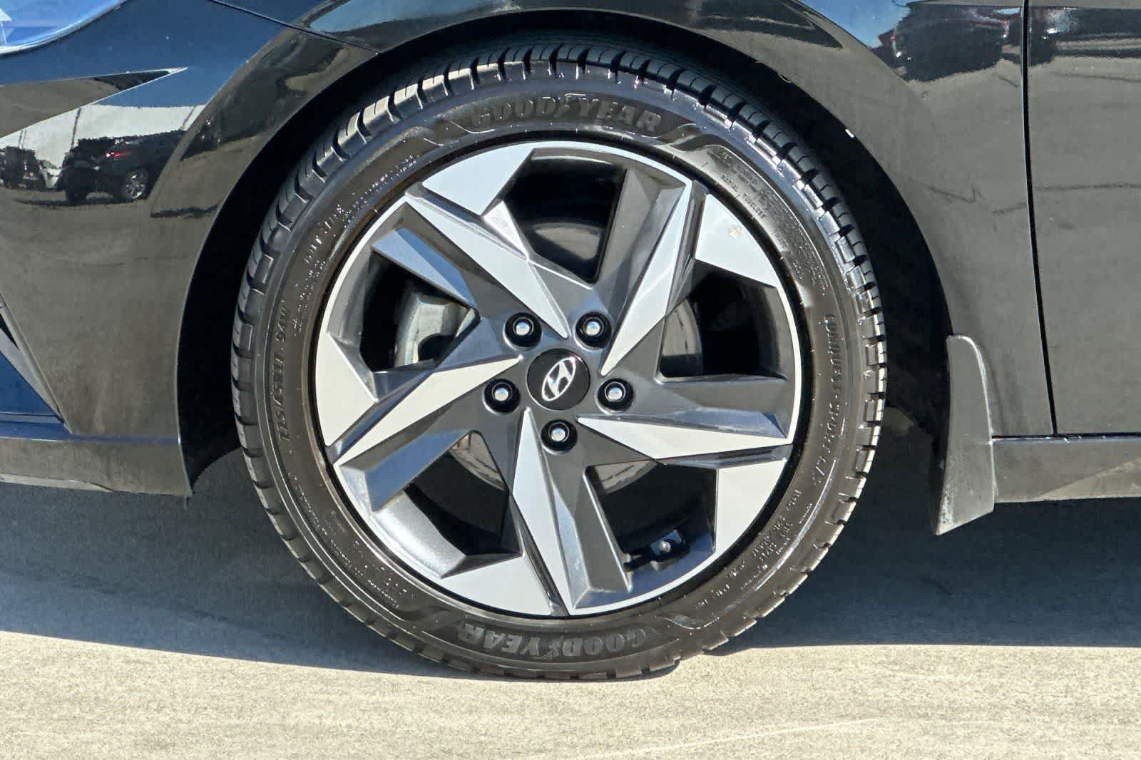 Used 2023 Hyundai Elantra SEL w/ Convenience Package FWD image 35