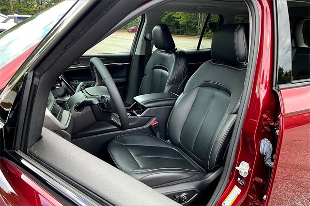 Used 2022 Jeep Grand Cherokee Limited 4xe w/ MOPAR Finishing Package image 18