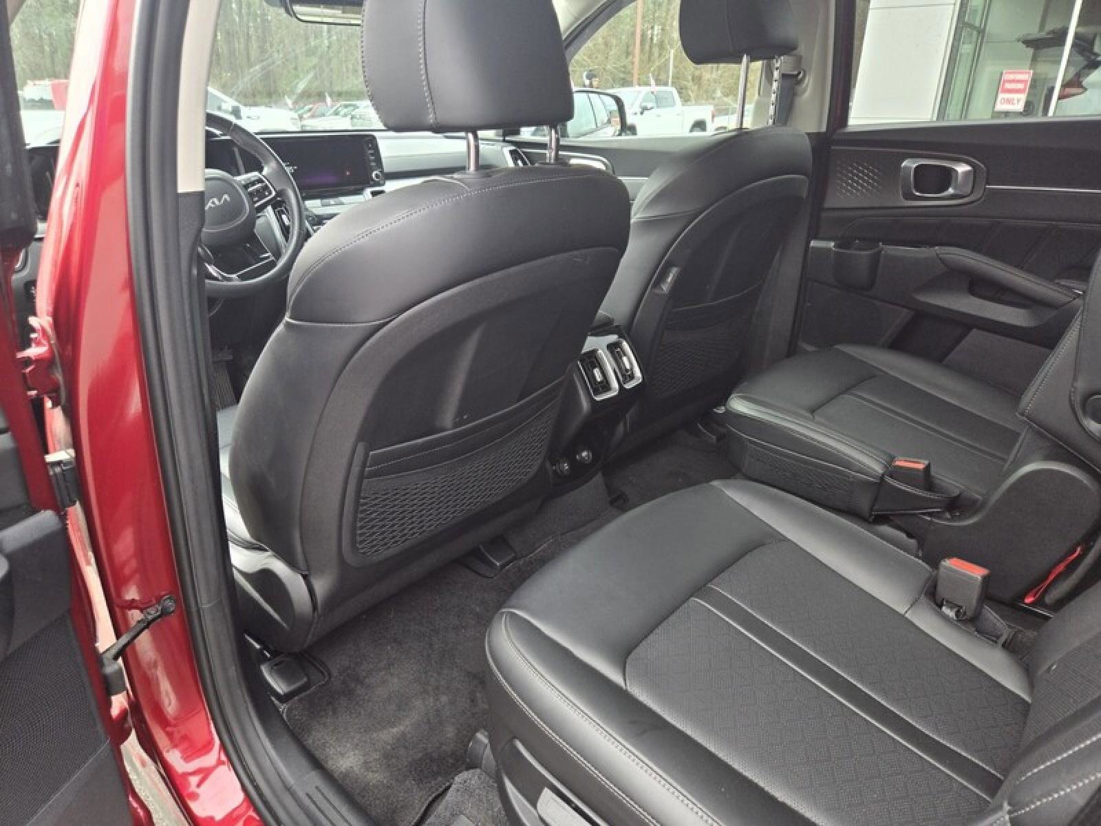Used 2023 Kia Sorento SX image 26