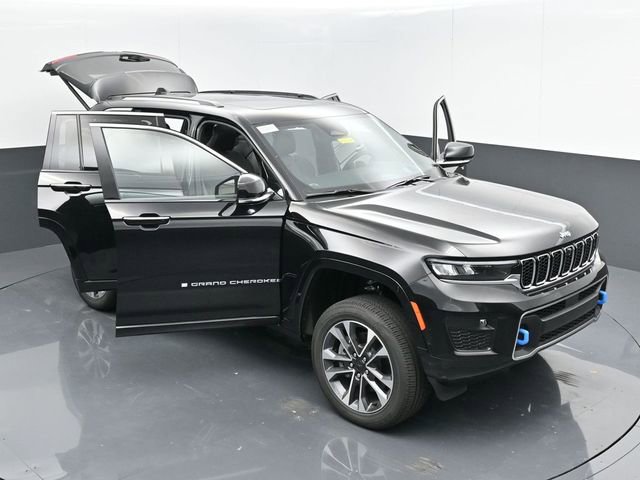 Used 2024 Jeep Grand Cherokee Overland w/ Advanced Protech Group III image 50