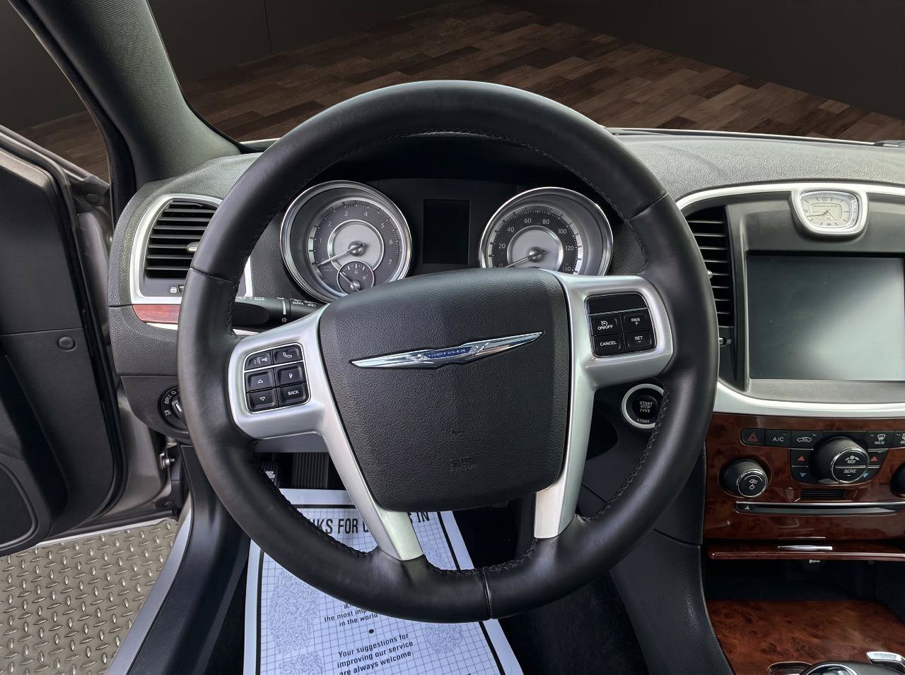 Used 2014 Chrysler 300 RWD image 10