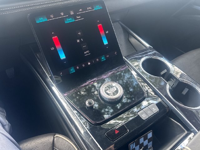 Certified 2025 Cadillac Escalade ESV Sport AWD/4WD image 19