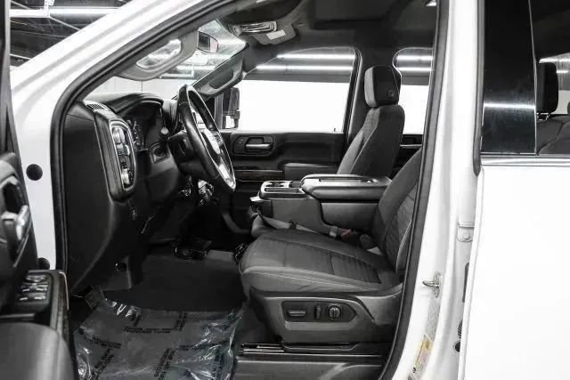 Used 2022 GMC Sierra 2500 SLE w/ SLE Convenience Package image 4