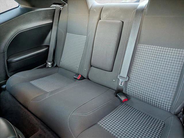 Used 2016 Dodge Challenger SXT image 16