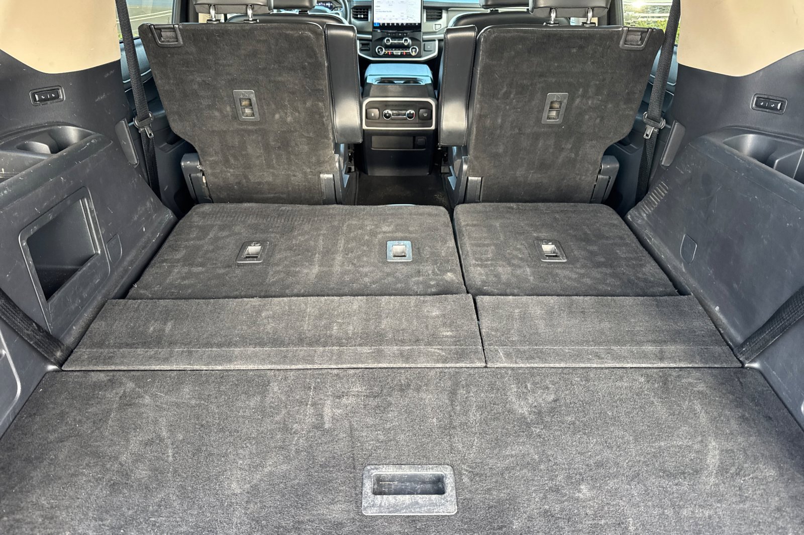 Used 2024 Ford Expedition XLT image 17