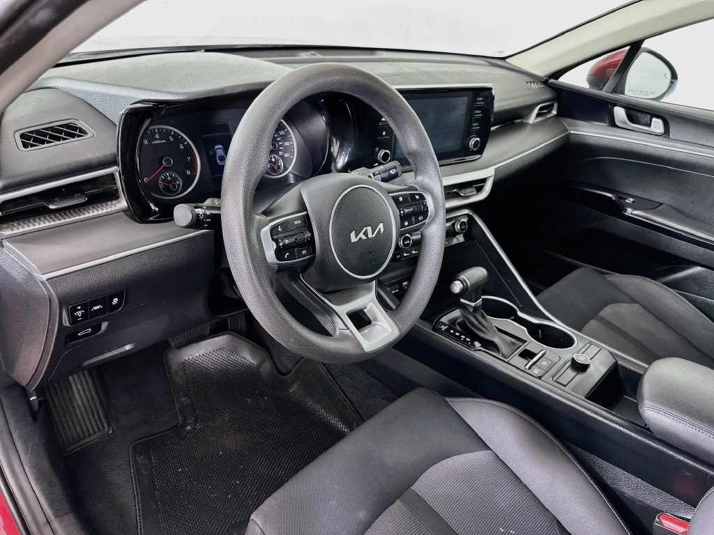 Used 2022 Kia K5 LXS FWD image 9