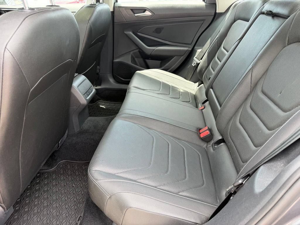 Used 2021 Volkswagen Jetta SEL Premium FWD image 11
