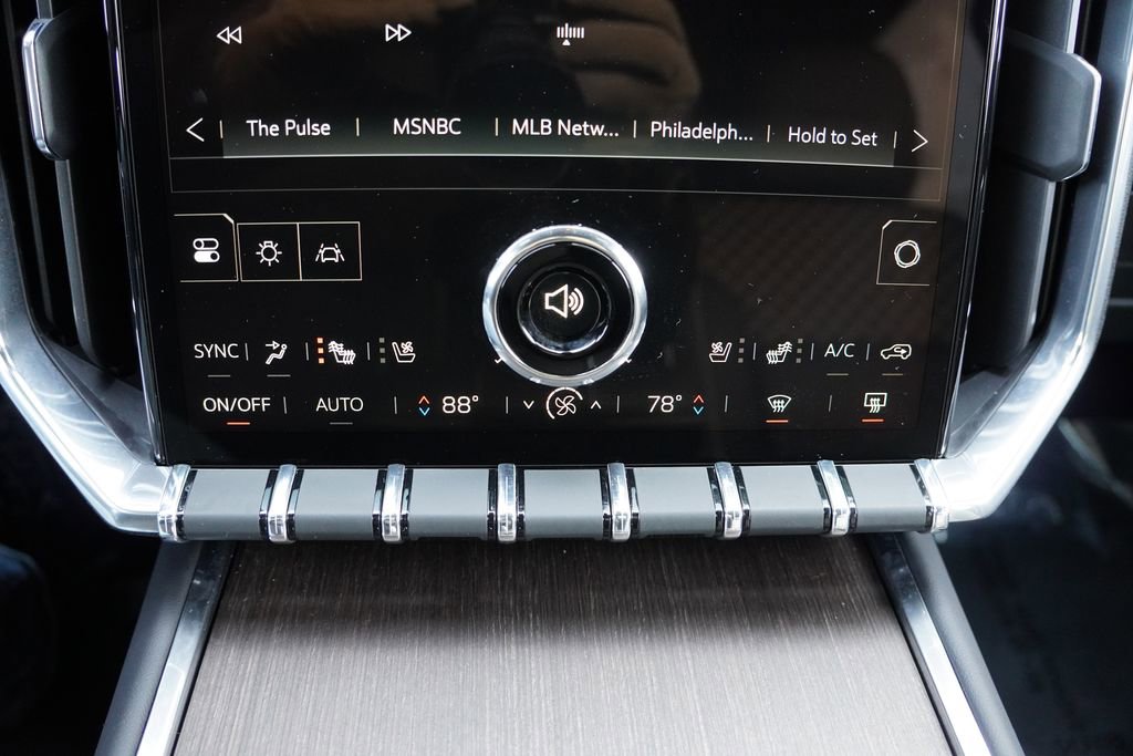 Certified 2025 GMC Acadia Denali image 31