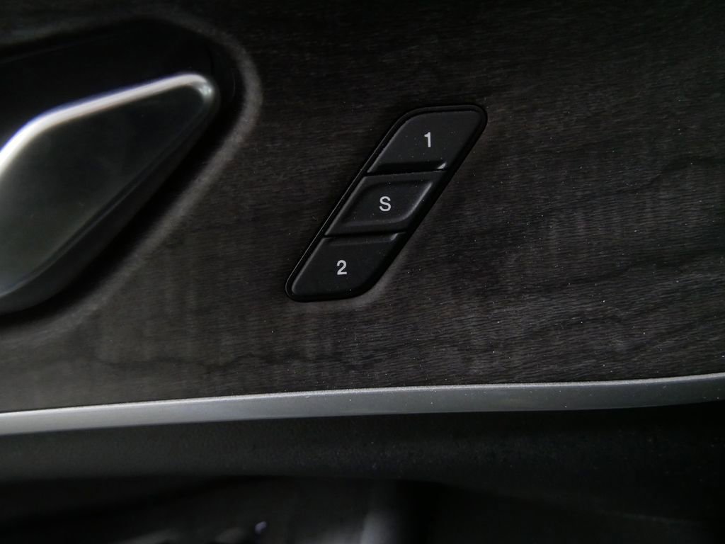 Used 2022 Jeep Grand Cherokee Limited 4xe image 16