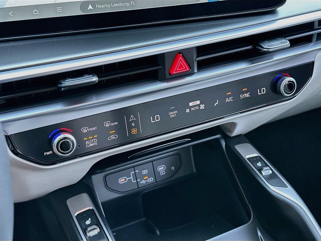 Certified 2025 Kia Sorento EX FWD image 16