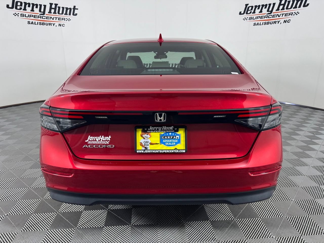 Used 2023 Honda Accord EX image 7