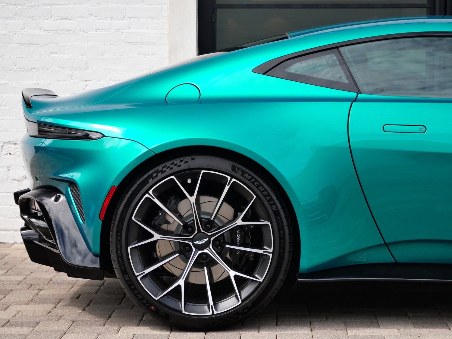 New 2026 Aston Martin V8 Vantage S RWD image 25