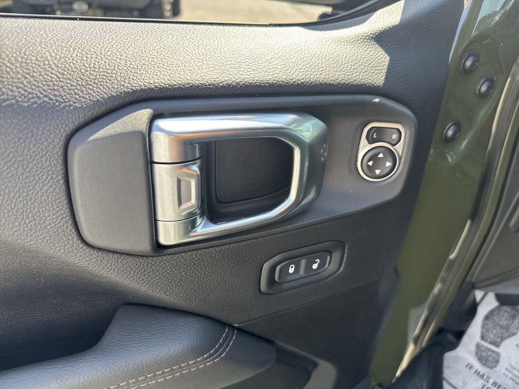 Used 2023 Jeep Wrangler Unlimited Rubicon 392 w/ Xtreme Recon 35" Tire Package AWD/4WD image 15