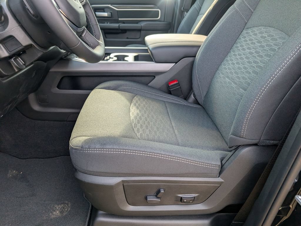 New 2026 RAM 3500 Big Horn AWD/4WD image 11