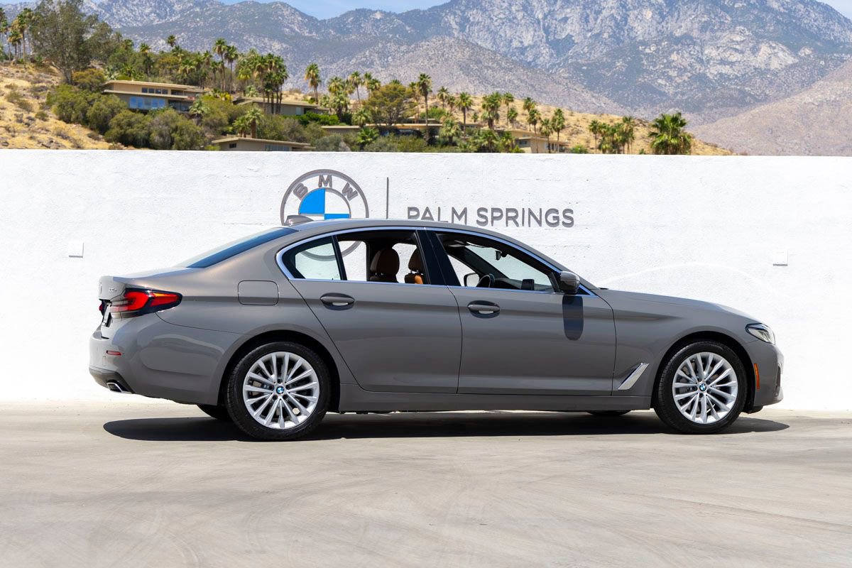 Used 2021 BMW 530e w/ Premium Package RWD image 5