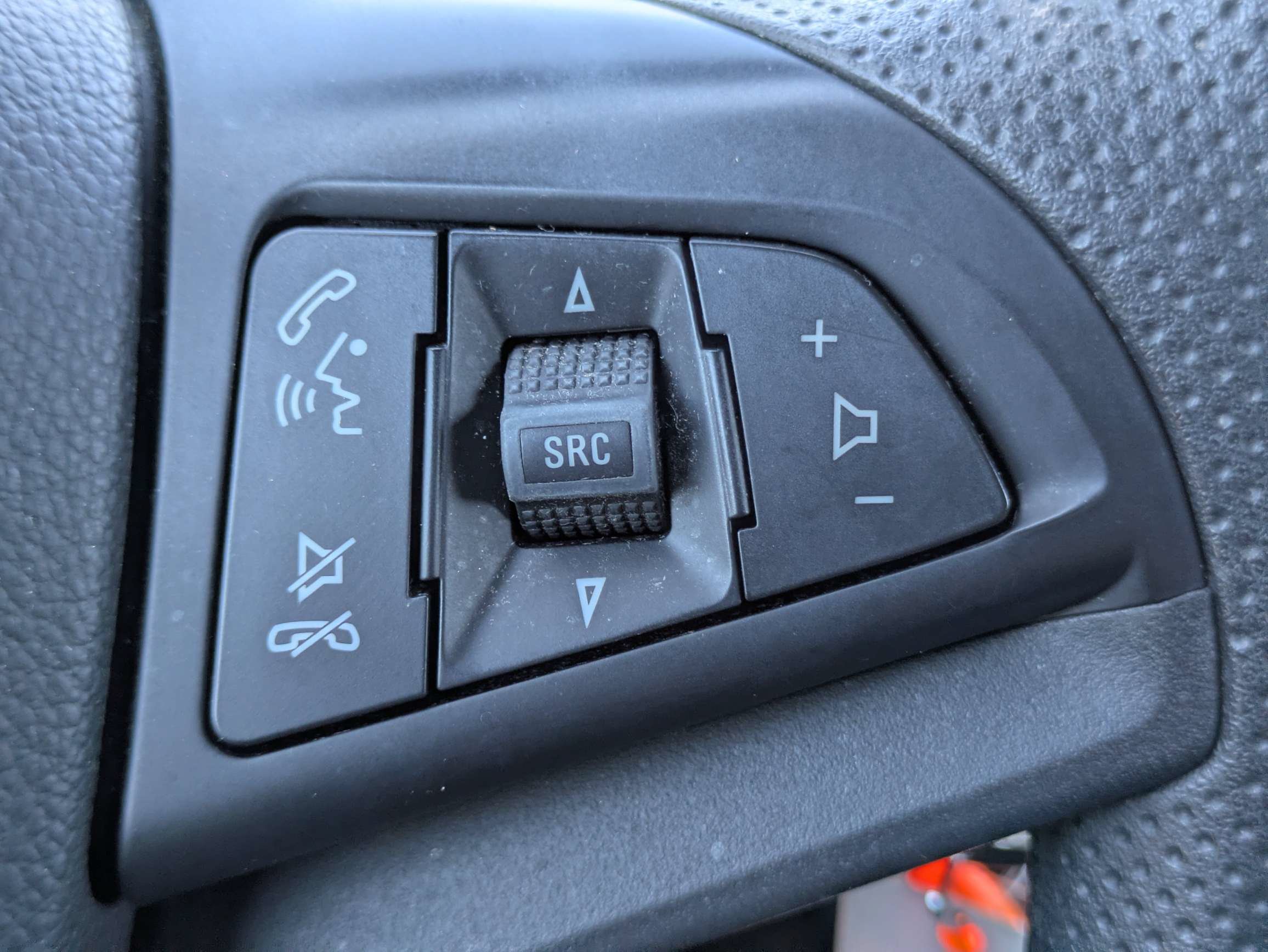 Used 2022 Chevrolet Trax LT AWD/4WD image 16