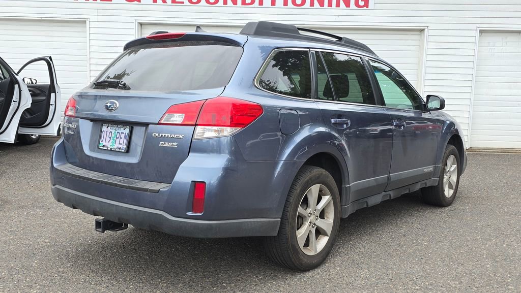 Used 2014 Subaru Outback 2.5i Limited w/ Moonroof Package AWD/4WD image 3