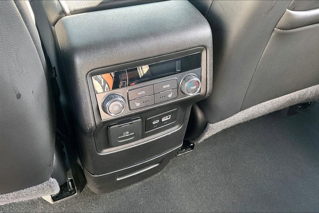 Used 2022 GMC Acadia SLT w/ Technology Package image 10