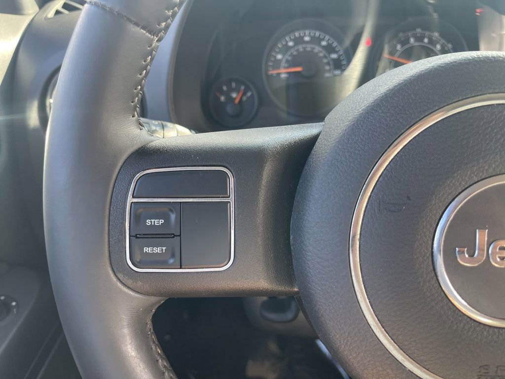 Used 2015 Jeep Patriot Latitude FWD image 10