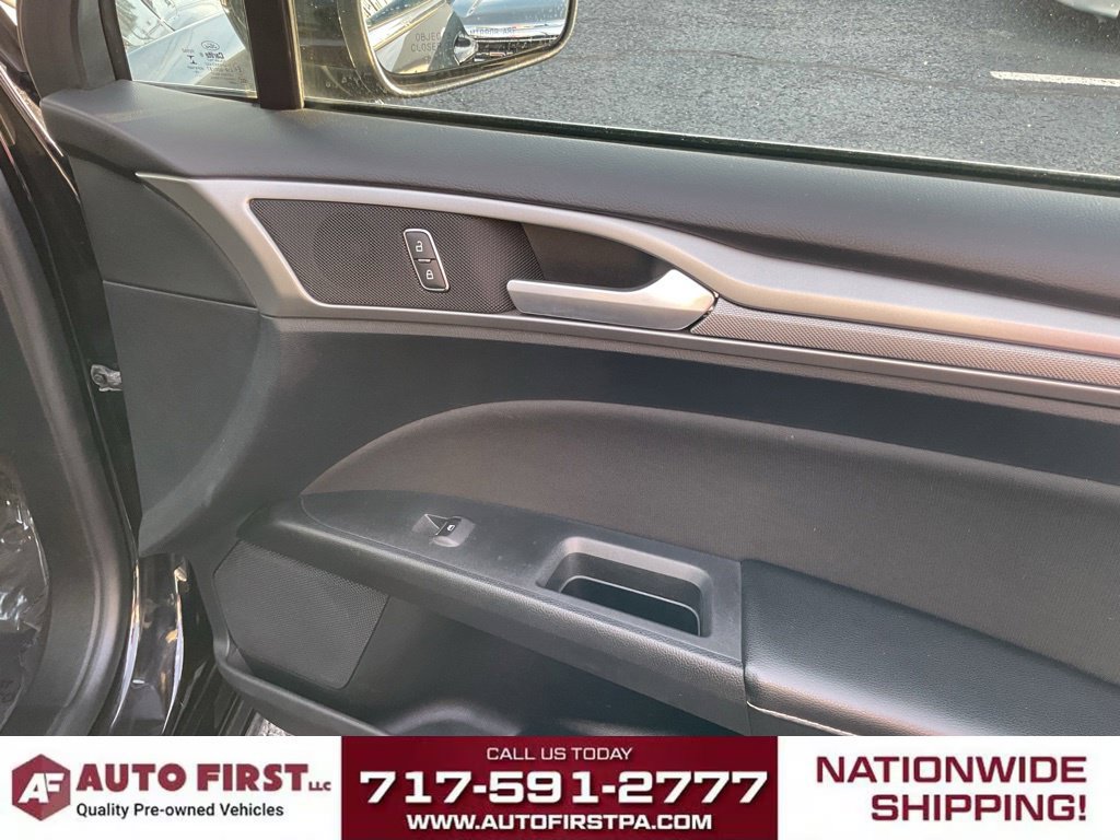 Used 2020 Ford Fusion SE FWD image 19