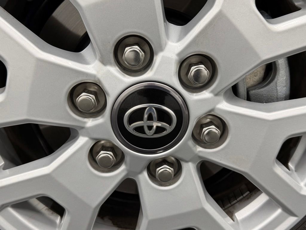 Certified 2026 Toyota Tacoma SR5 AWD/4WD image 17