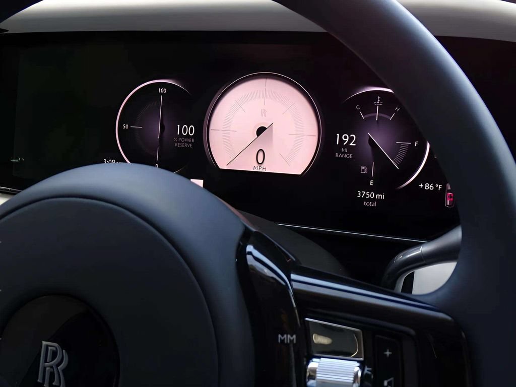Certified 2025 Rolls-Royce Cullinan AWD/4WD image 27