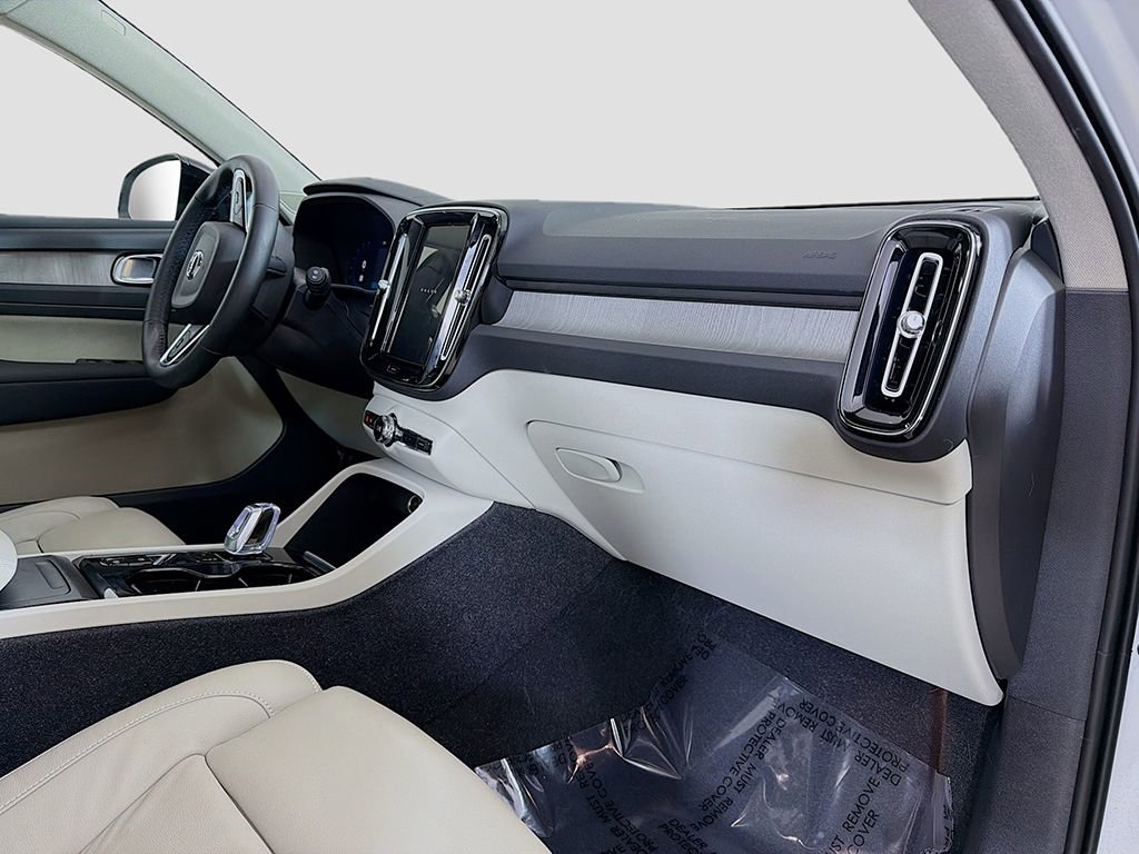 Used 2023 Volvo XC40 B5 Plus w/ Driver Assist Package image 21