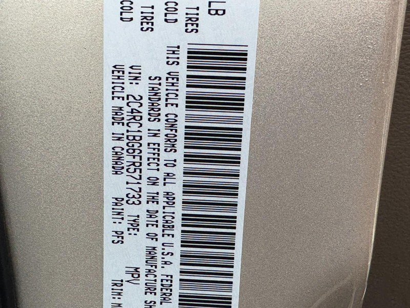 Used 2015 Chrysler Town & Country Touring w/ Driver Convenience Group image 25