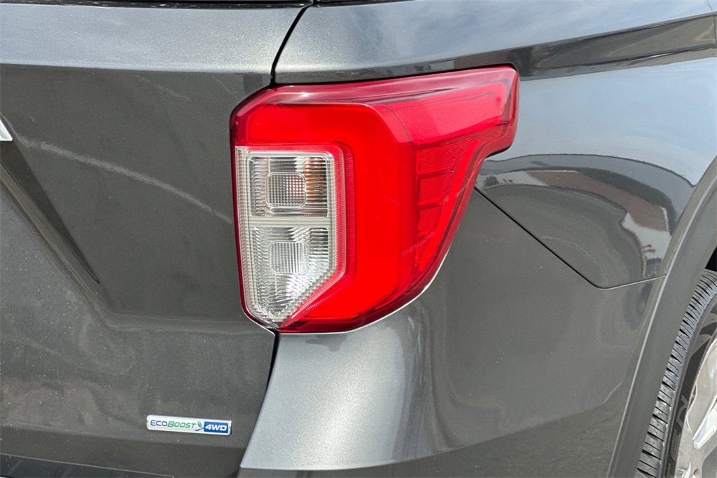 Used 2020 Ford Explorer Platinum w/ Premium Technology Package image 26