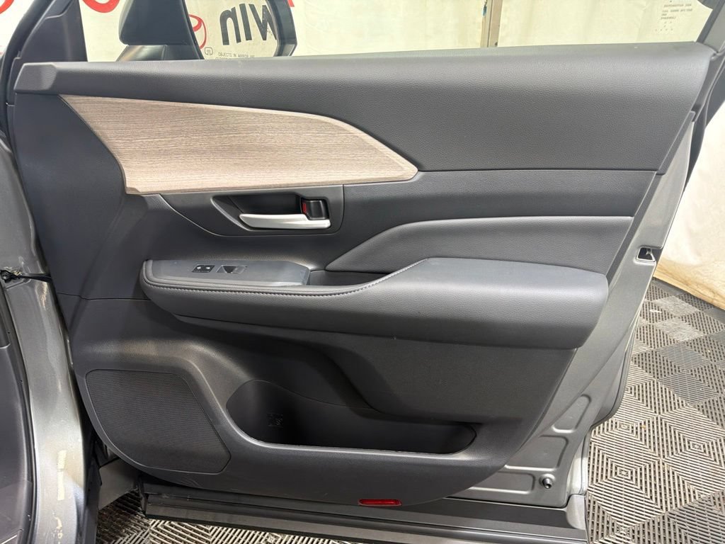 New 2026 Toyota Grand Highlander AWD image 11