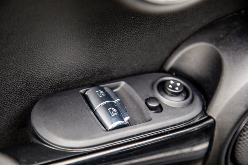 Used 2022 MINI Cooper S FWD image 17