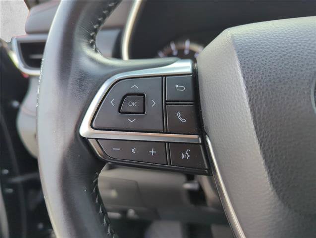 Used 2021 Toyota Highlander XSE FWD image 19