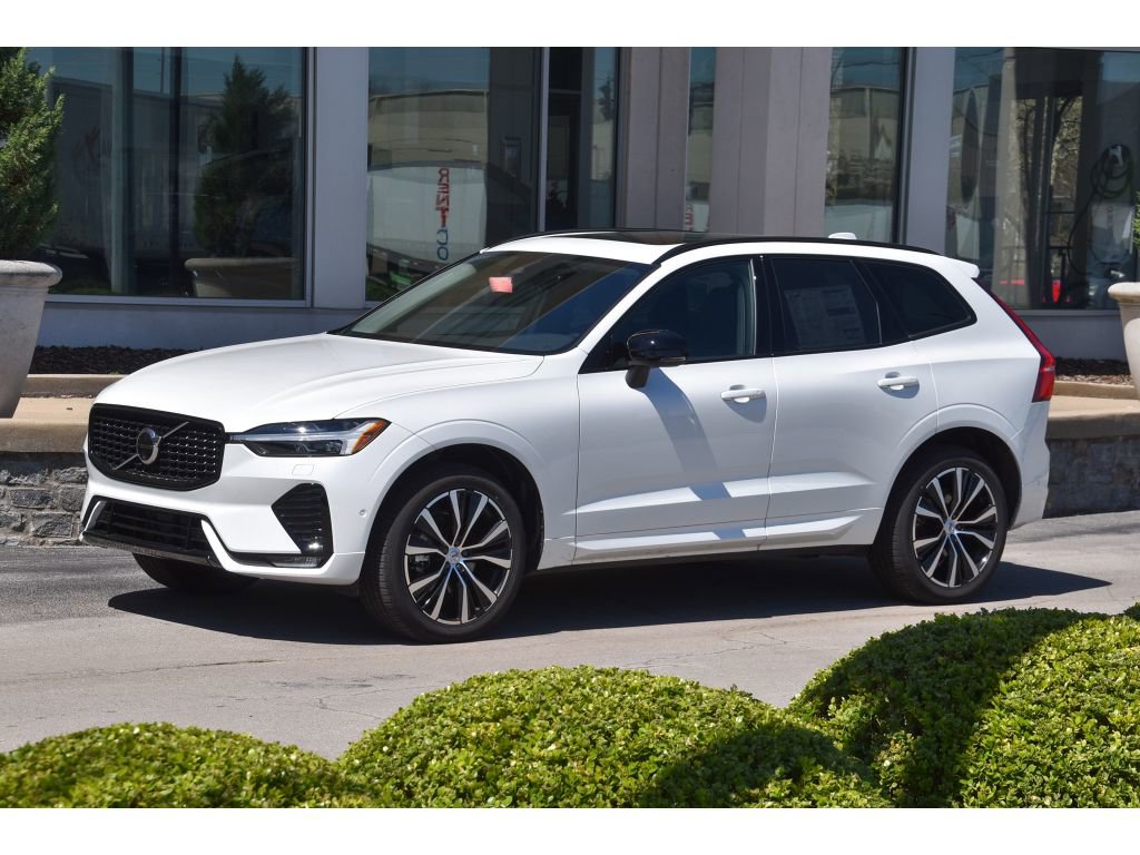 Certified 2025 Volvo XC60 B5 Plus w/ Protection Package Premier image 8