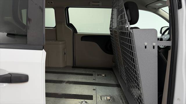 Used 2015 RAM C/V Tradesman FWD image 18