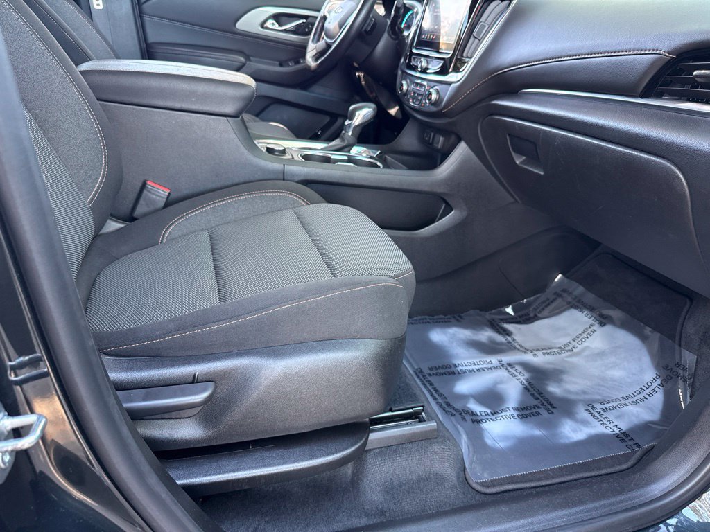 Used 2021 Chevrolet Traverse LT FWD image 16