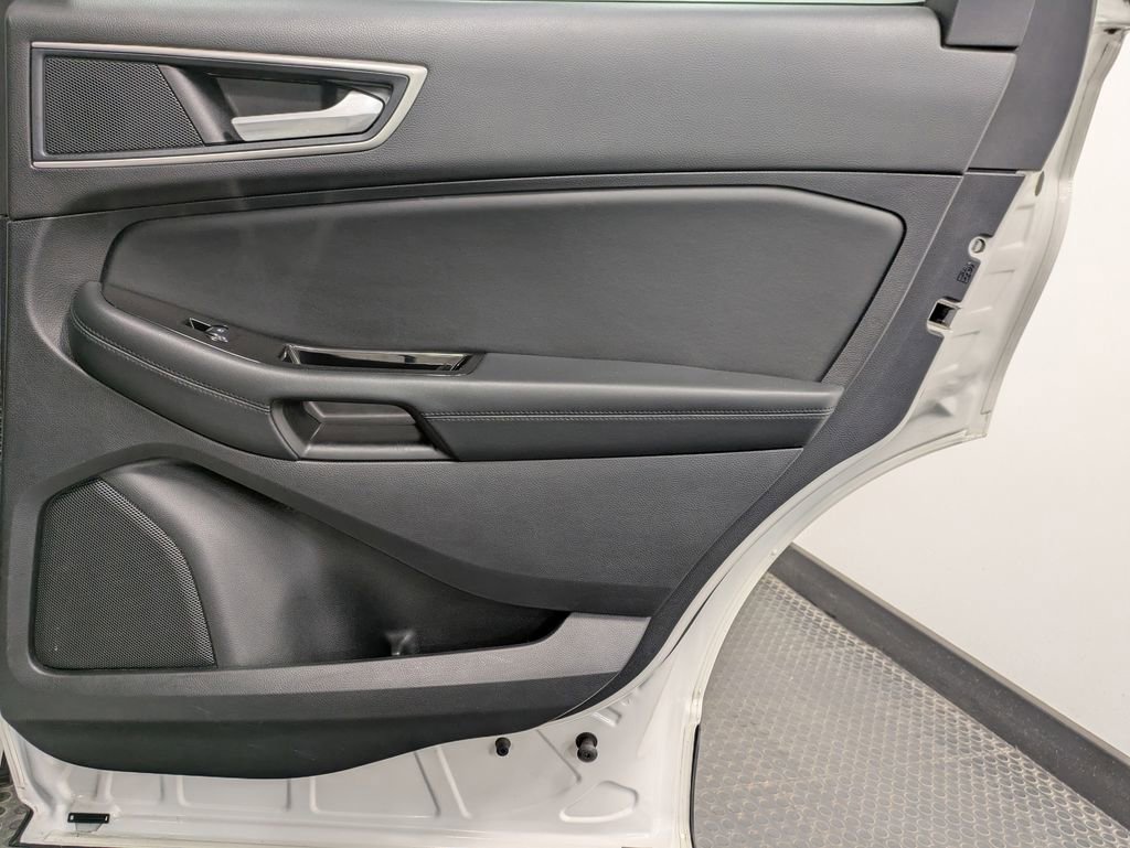 Used 2020 Ford Edge SEL w/ Convenience Package image 26