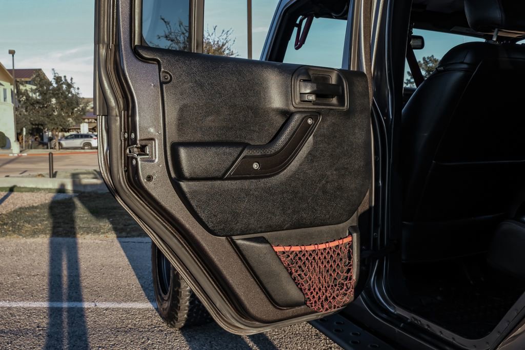 Used 2017 Jeep Wrangler Unlimited Rubicon image 45