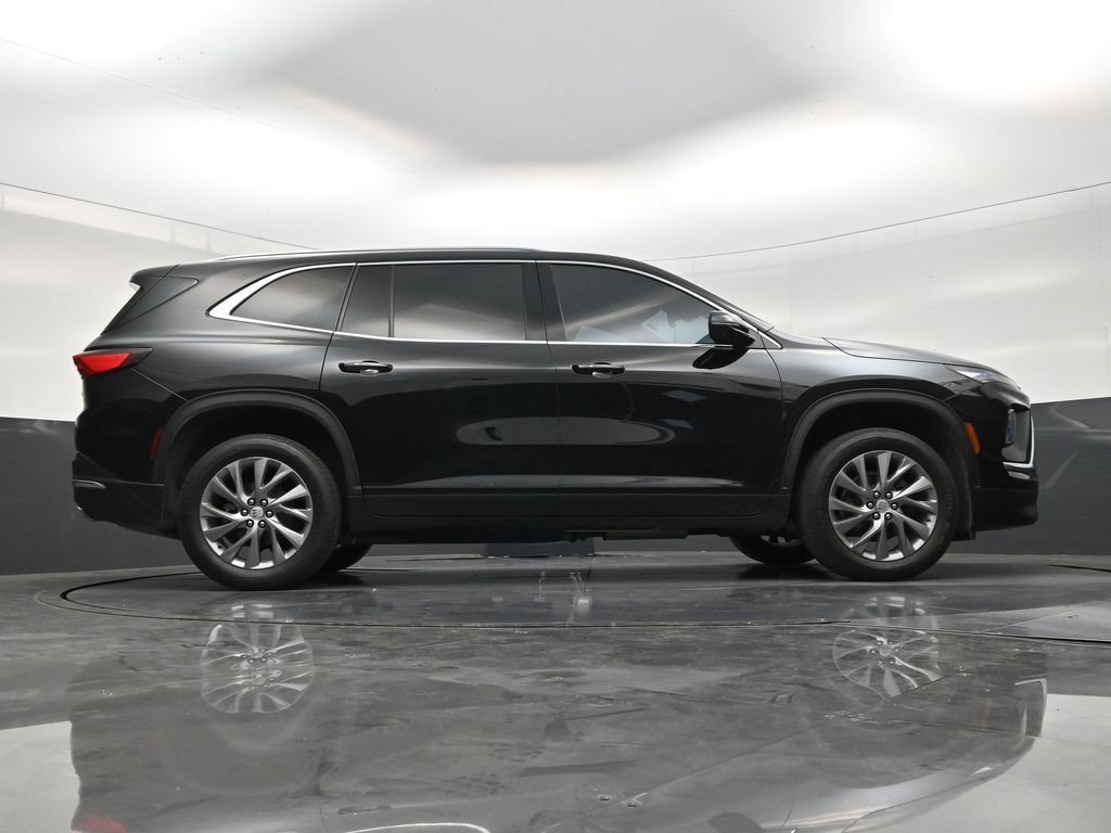 Used 2025 Buick Enclave Preferred w/ Power Package FWD image 25