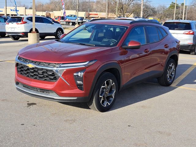 Used 2025 Chevrolet Trax LT w/ Driver Confidence Package image 21