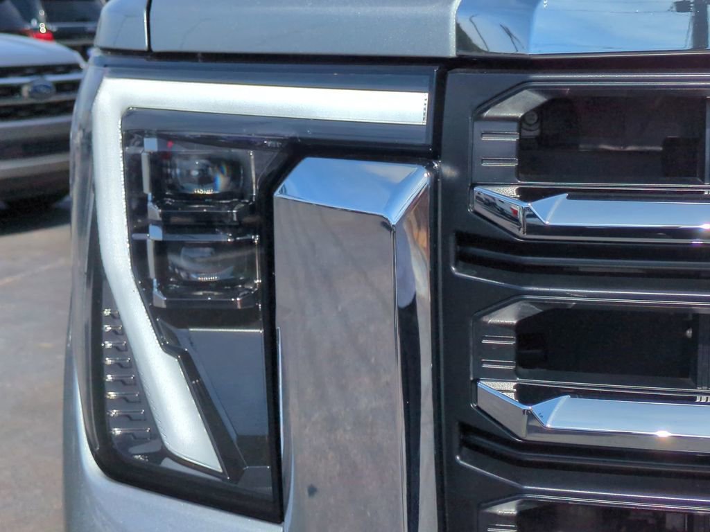 Used 2025 GMC Sierra 2500 SLT w/ SLT Premium Package AWD/4WD image 11