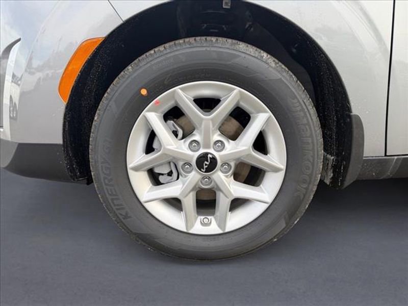 New 2025 Kia Soul LX image 9