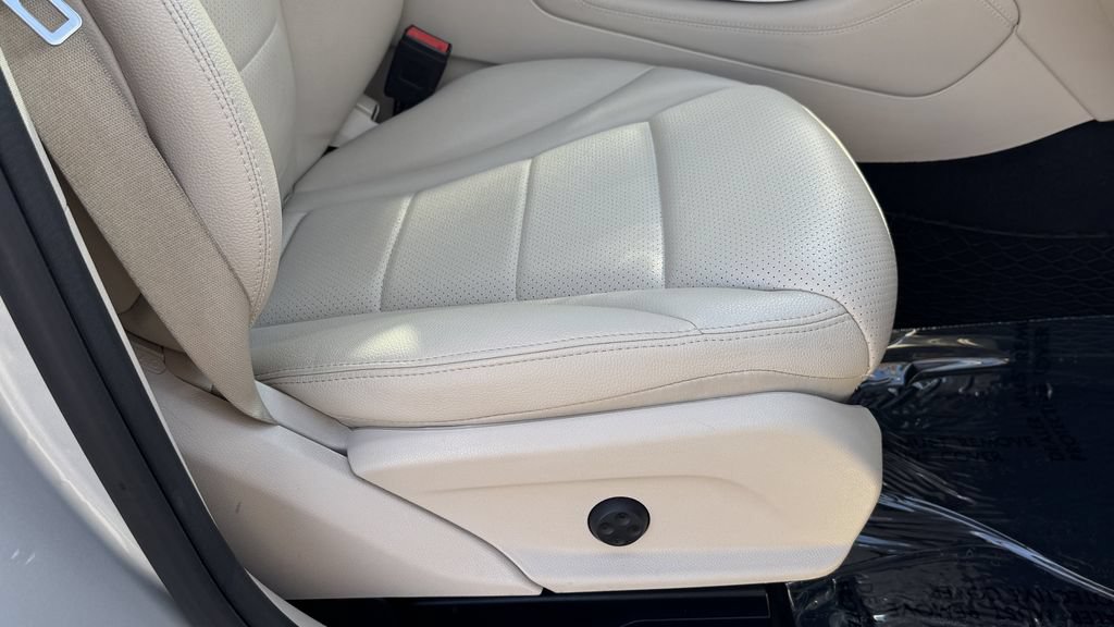 Used 2019 Mercedes-Benz GLC 300 4MATIC image 37