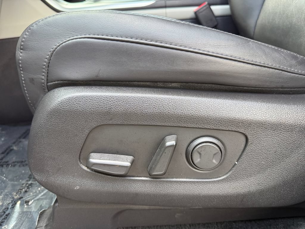 Used 2024 Kia Carnival LX FWD image 10