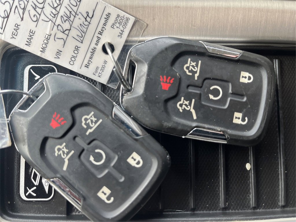 Used 2018 GMC Yukon Denali image 36