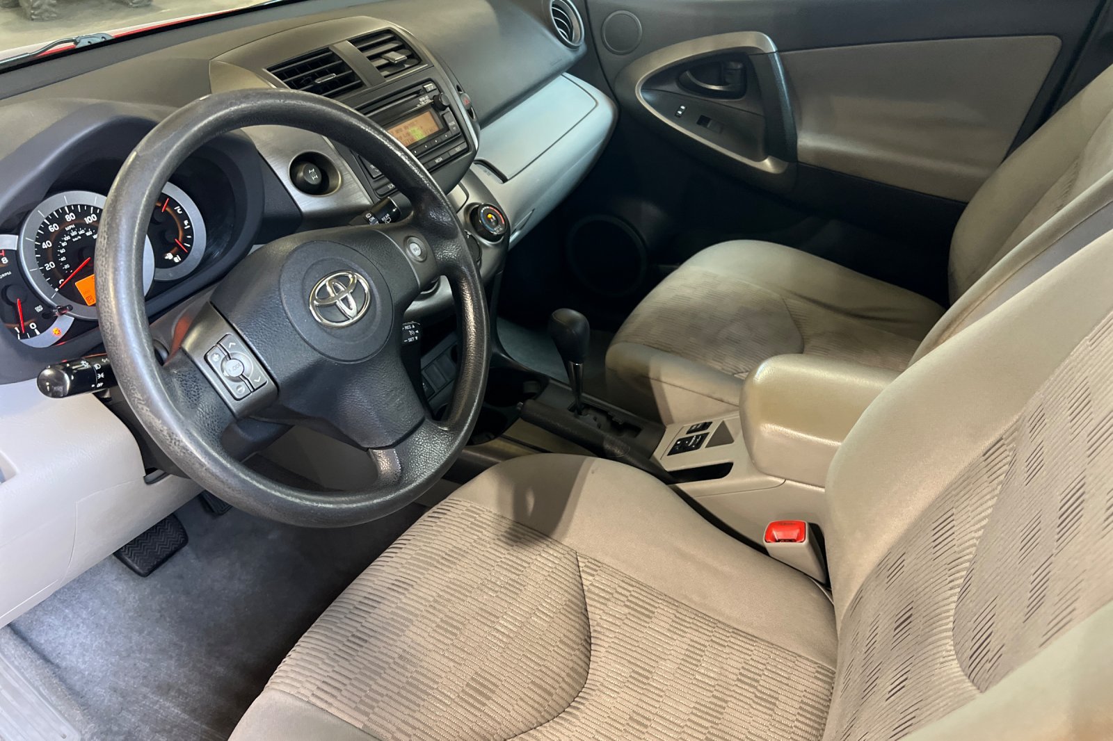 Used 2012 Toyota RAV4 4WD V6 w/ Tow Prep Pkg image 4
