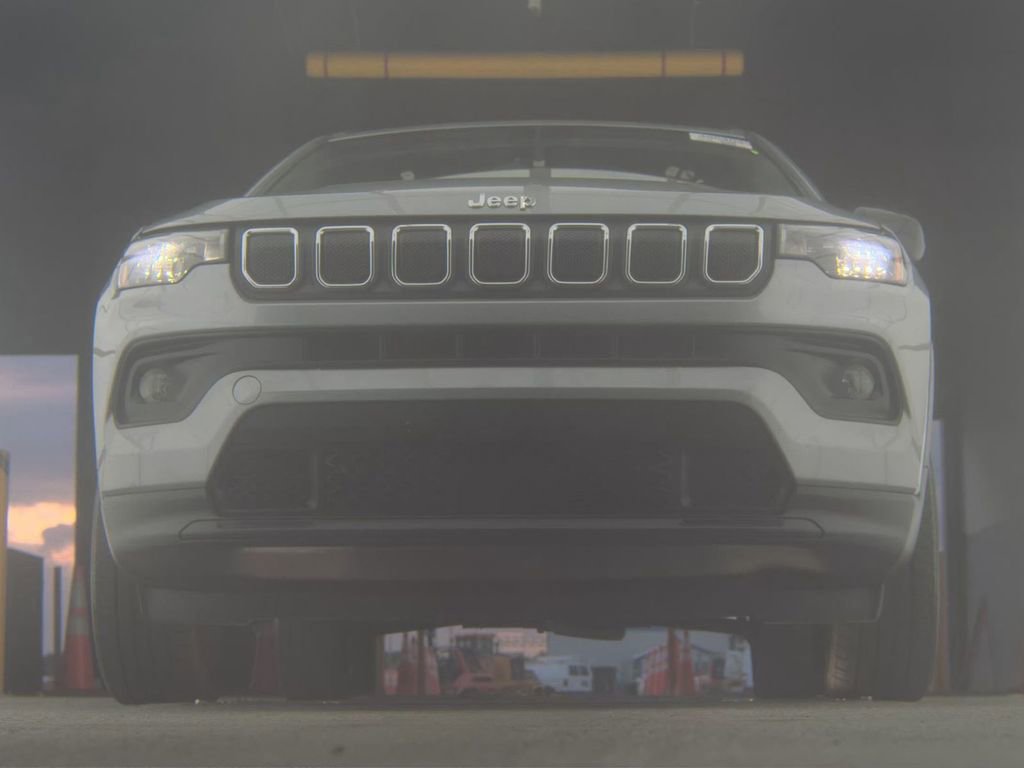 Used 2022 Jeep Compass Latitude w/ Sun and Sound Group image 3