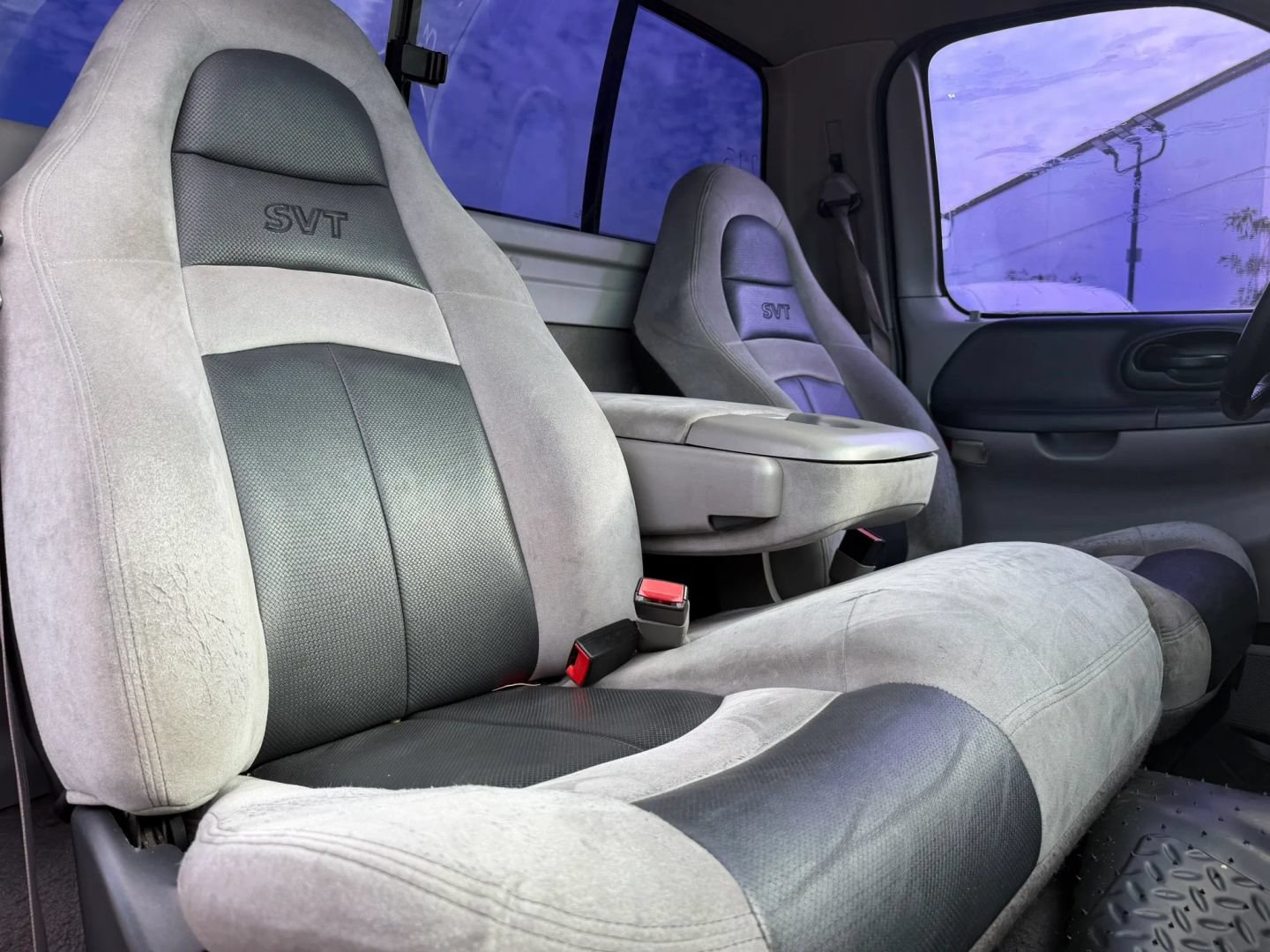 Used 2002 Ford F150 Lightning RWD image 14