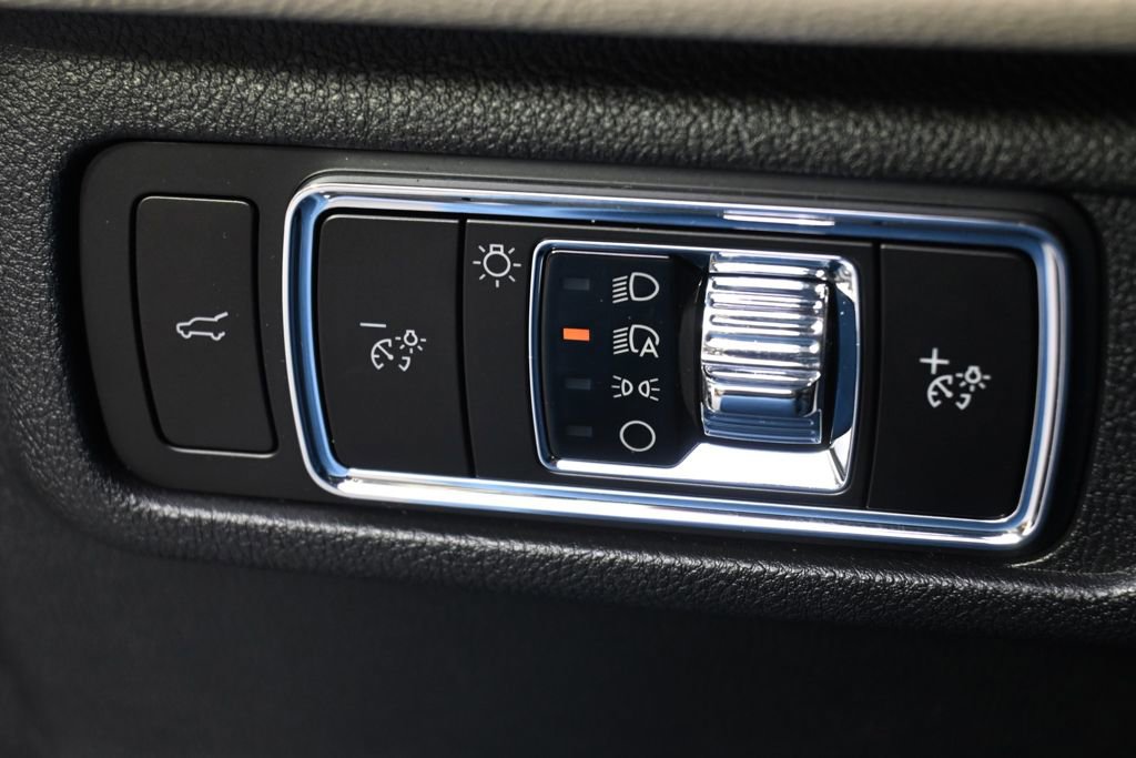 New 2026 Lincoln Corsair Premiere image 24